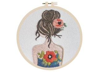 Zestaw kreatywny Craft-Fun Series Zestaw do haftowania - kobieta w koku Titanum (11LC1216)