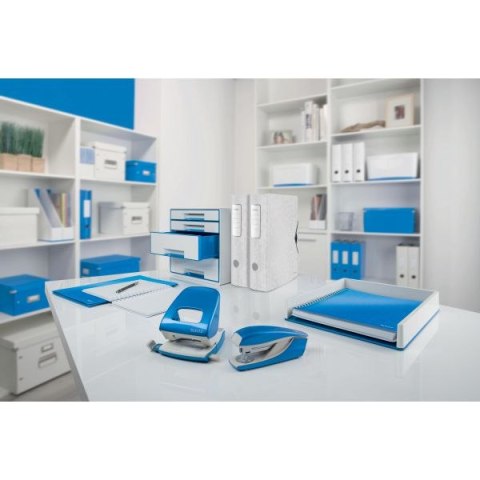 Dziurkacz NeXXt WOW niebieski metaliczny 30k (50081036) Leitz