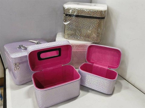 Kuferek L z lusterkiem, zapinany na zamek Adar (587571)